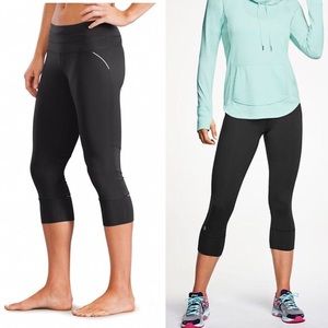 * Athleta • “Relay” Crop/Capri Pants